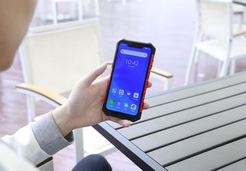 Прочнее, чем Xiaomi Redmi Note 7: на видео смартфон Ulefone Armor 6 бросают, взрывают и даже купают в кипятке 