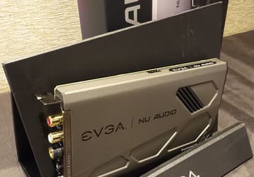 Звуковая карта EVGA NU-Audio на процессоре XMOS xCORE-200 оснащена ЦАП AK4493 и АЦП AK5572, но не обошлось и без полноцветной подсветки