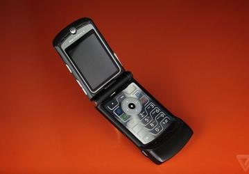 Цена легенды. Раскладушка Motorola RAZR со сгибающимся экраном обойдётся в 1,5 тысячи долларов