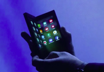 Samsung уже показала на CES 2019 свой складной смартфон