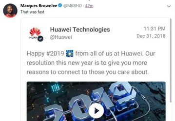 Huawei жестко наказала сотрудников, которые поздравили мир с Новым годом со смартфона iPhone