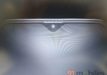 Фото показывает дисплей Infinity-V смартфона Samsung Galaxy M20