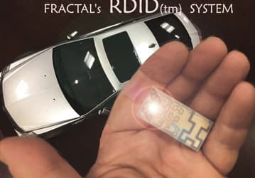 Разработка Fractal Antenna Systems повысит безопасность самоуправляемых автомобилей и миниатюрных спутников