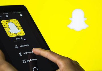 Владельцы iPhone стали проводить больше времени в Snapchat