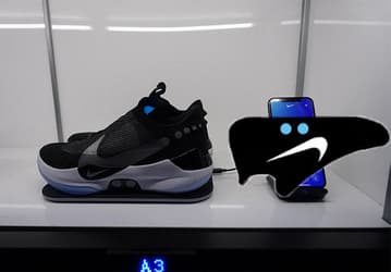 Умные самозашнуровывающиеся кроссовки Nike ломаются при подключении к Android