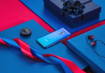 Смартфон Meizu 16th Plus Sound Color Edition получил комплект с «подарками» на 465 долларов