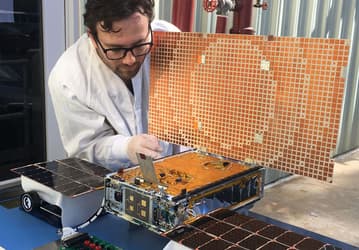 NASA прощается с аппаратами Eve и WALL-E, хотя шанс наладить связь ещё есть
