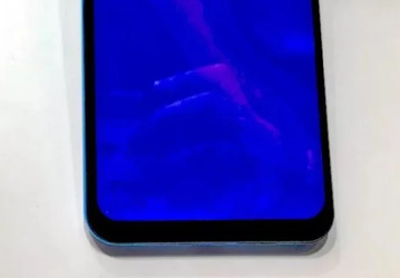 Полку прибыло. Камера Leagoo S12 врезана в экран, но не как у большинства новых смартфонов
