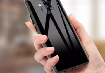 Смартфон Nokia 9 PureView с пентакамерой позирует на «живых» снимках