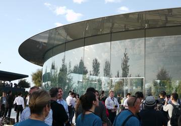 Потоковый видеосервис Apple, который представят 25 марта, станет доступен только летом или осенью