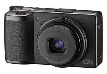 Представлена камера Ricoh GR III