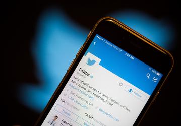 Twitter продолжает годами хранить удалённые пользователями личные сообщения