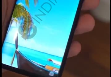 Samsung Galaxy S10+ вновь засветился на живом фото – на этот раз с русскими надписями на экране