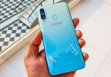 Samsung выпустит производительный и автономный смартфон