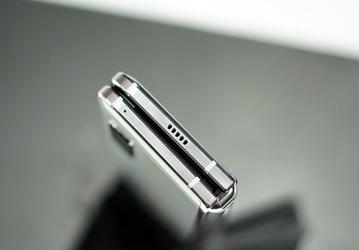 Samsung Galaxy Fold и Samsung W20 5G отличаются сильнее, чем ожидалось