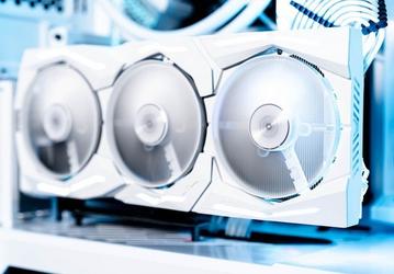 Появились изображения видеокарты Asus ROG Strix RTX 2080 Ti White Edition