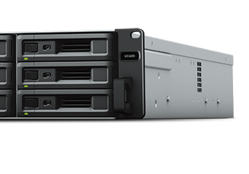 Конфигурация сервера хранения Synology UC3200 включает два контроллера
