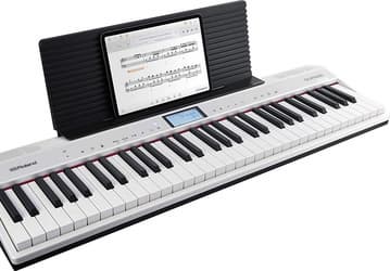 Начались продажи цифрового пианино Roland со встроенным голосовым помощником Alexa