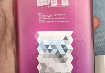 Redmi K30 позирует вживую перед анонсом
