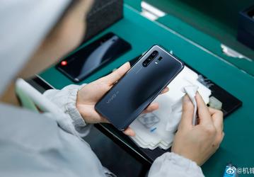 Перископная камера и новейшая платформа Samsung в китайском флагмане. Vivo X30 засветился на живых фото