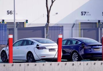 Tesla отгрузит первые 15 электромобилей Model 3, изготовленных в Шанхае, 30 декабря