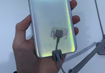 Рекордно дешевый 5G-смартфон Redmi K30 позирует на живых фото сразу после анонса