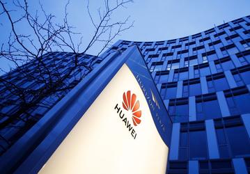 Санкции не работают. Годовой доход Huawei увеличился на 18% до 122 млрд долларов, замена сервисам Google для смартфонов полноценно заработает в 2020 году
