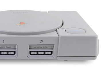 Известные расчленители смартфонов заглянули внутрь оригинальной Sony PlayStation в честь юбилея
