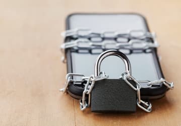 В Великобритании хотят запретить продажи заблокированных мобильных телефонов