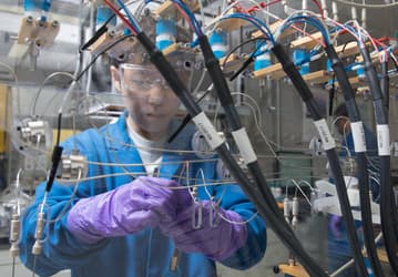 Специалистами IBM создан аккумулятор без кобальта, превосходящий современные литий-ионные аккумуляторы 