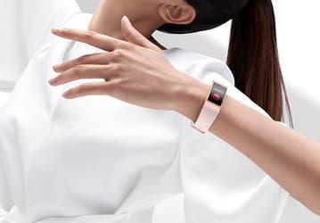 Представлен умный браслет Huawei Band 4 Pro