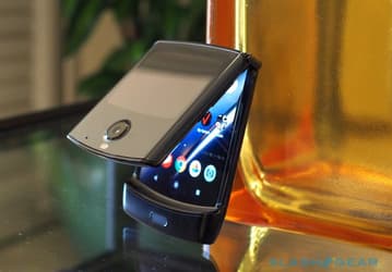 Проклятие гибкого экрана. Раскладушка Motorola RAZR 2019 отложена