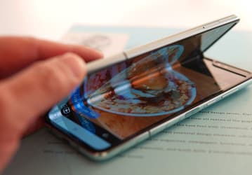 Рекорд Galaxy Fold оказался ложным. Смартфон ещё не преодолел отметку в 1 млн проданных устройств