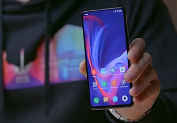 Xiaomi Mi 10 скопирует дизайнерскую особенность Samsung Galaxy S10