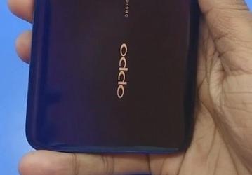Видео дня: Oppo F11 Pro в цветах Aurora Green и Thunder Black