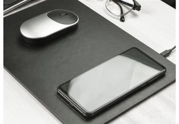 Xiaomi представила коврик для мышки за $15 со встроенной беспроводной зарядкой для смартфона