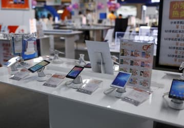 В прошлом месяце продажи смартфонов в Китае упали до шестилетнего минимума