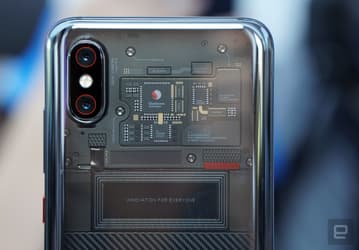 Дорогу молодым. Смартфон Xiaomi Mi 8 Transparent Edition исчез из магазинов