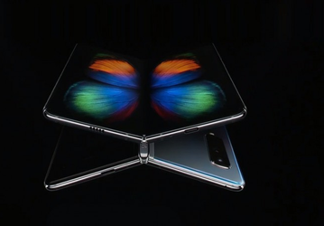 Samsung Galaxy Fold по конструкции превосходит Huawei Mate X. Так говорит Samsung
