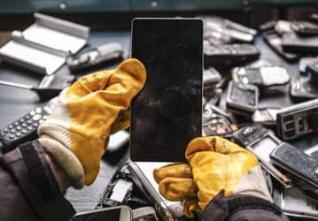 270 граммов золота с каждой тонны смартфонов. Китай будет гораздо умнее использовать старую электронику