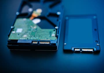 Суммарный объем SSD и HDD, отгруженных в прошлом году, достиг 912 ЭБ