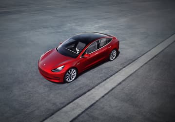 Обещанного три года ждут. Tesla запустила заказы на «народную» Model 3 за 35 тысяч долларов