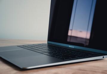 Тим Кук пообещал сделать ноутбук MacBook Air ещё дешевле