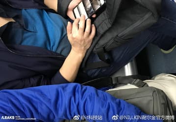 Смартфон Huawei P30 Pro замечен в общественном транспорте