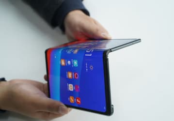 Вдвое меньше Huawei P30 Pro. Huawei выпустит крошечный складной смартфон