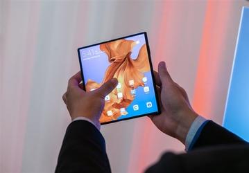 Huawei опровергает слухи о переносе старта продаж складного смартфона Mate X с июня на сентябрь