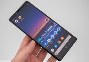 Представленный в феврале флагман Sony Xperia 1 с вытянутым дисплеем поступит в продажу 26 апреля