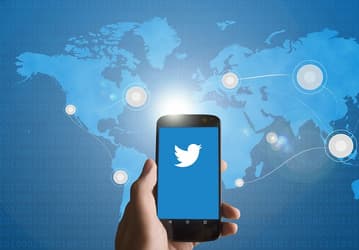 Количество активных пользователей Twitter за год уменьшилось 