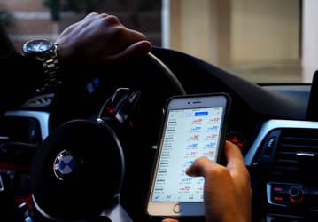 Водители с iPhone оказались опаснее, чем пользователи Android