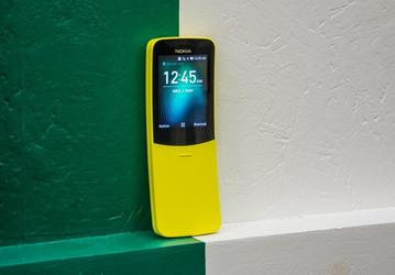 «Бананофон» Nokia 8110 получил глобальную поддержку WhatsApp и Facebook